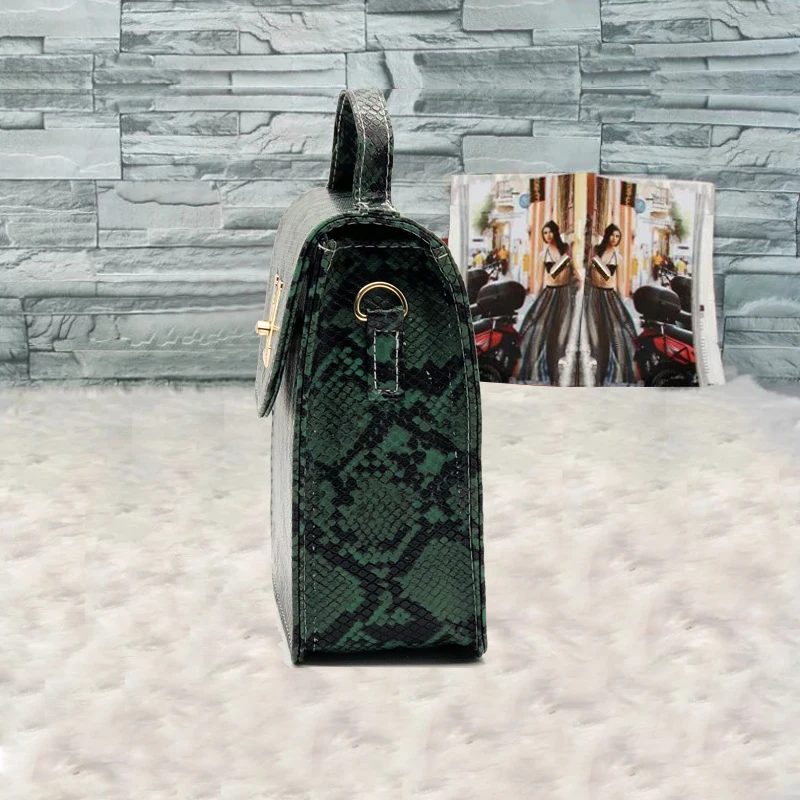 Мини кожаные сумки через плечо для женщин 2020 зеленая сумка-мессенджер с цепочкой