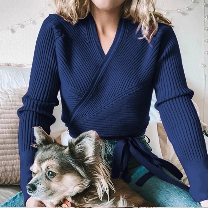 Женский вязаный свитер в рубчик с v-образным вырезом и длинным рукавом однотонный