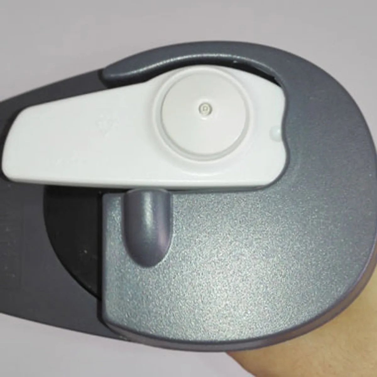 Съемник бирок со шнурком для 58 кГц EAS систем тканевый системы борьбы с кражами |