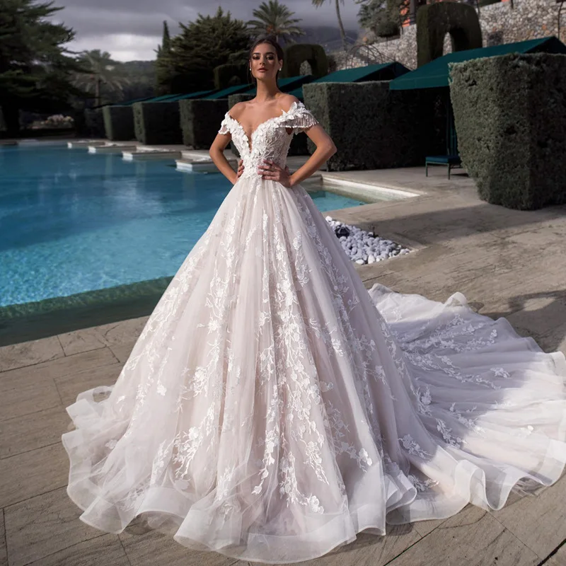 

Beach Wedding Dress Sexy V-neck Bohemia Wedding Dress With Train Luxury Lace Ball Gown Off The Shoulder Wedding Gown Customize