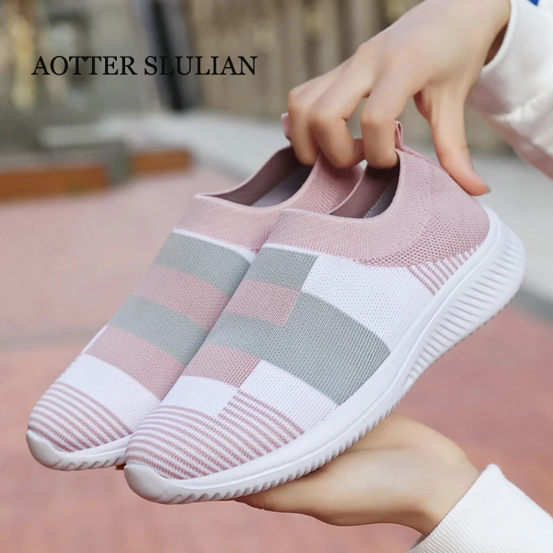 Женские кроссовки без шнуровки плоская Вулканизированная подошва цветные носки