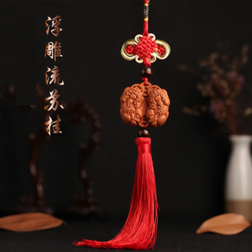 Модный подарок Висячие автомобильные предметы интерьера красное дерево резная