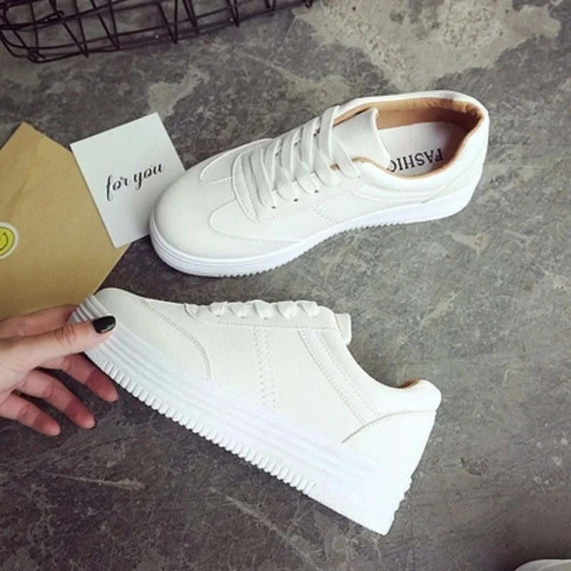 

2019 spring and autumn new Korean fashion women's casual white shoes thick section leather cross straps low to help flat student