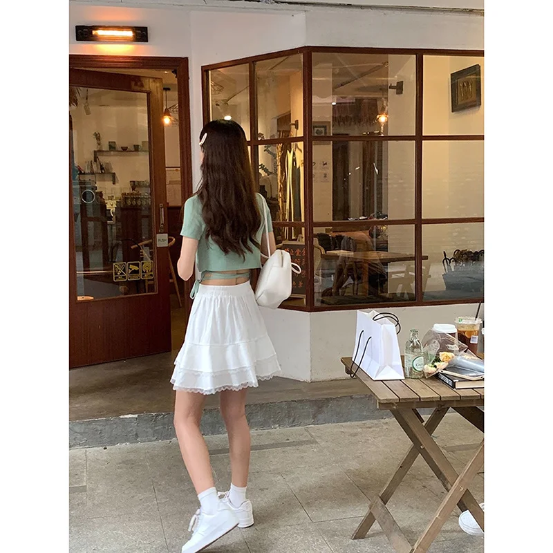 Тонкая трикотажная короткая футболка Корейская облегающая с V-образным вырезом