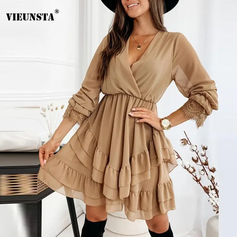 

Шифоновое платье с запахом, V-образным вырезом и оборками