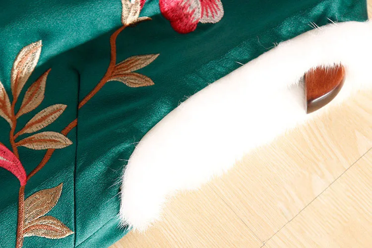 High-end New Autumn Women Cotton Vest Top Stitching Rabbit Hair Chinese Style Retro Embroidery Elegant Lady Sleeveless Vest