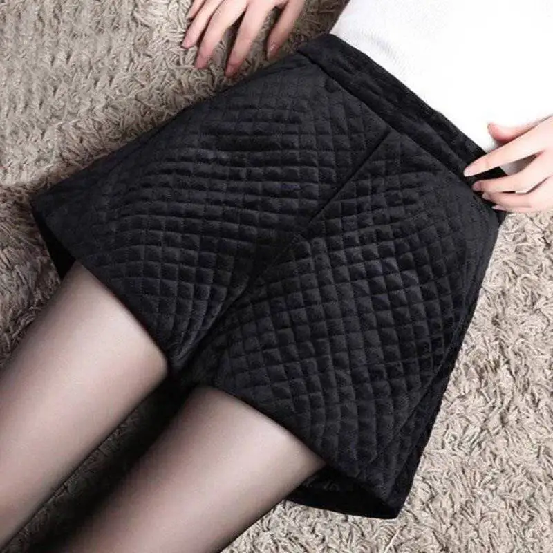 

Autumn Winter New Gold Velvet Shorts Thickened High Waist Loose Slim Wide-leg Shorts Casual Fashion Solid Color Shorts For Women