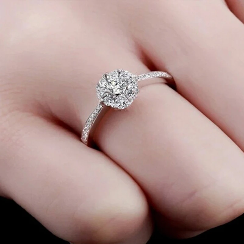 Обручальные кольца для женщин в форме цветка из белого золота с фианитами