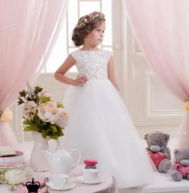 

Cute Flower Girl Dresses For Weddings Ball Gown Cap Sleeves Tulle Lace Beaded Long First Communion Dresses For Little Girls
