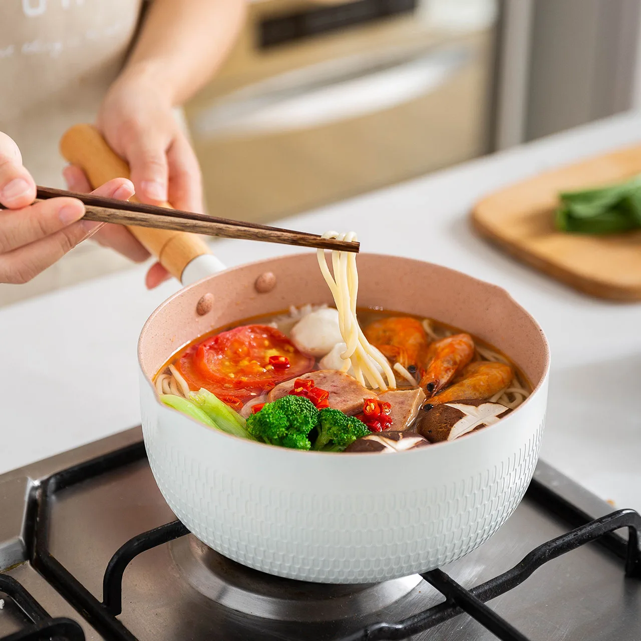 

1.8L Aluminum Alloy Milk Pot With Wood Handle Gas Stove Cookware For Instant Noodle Porridge Non-stick Kitchen Cooking Pan