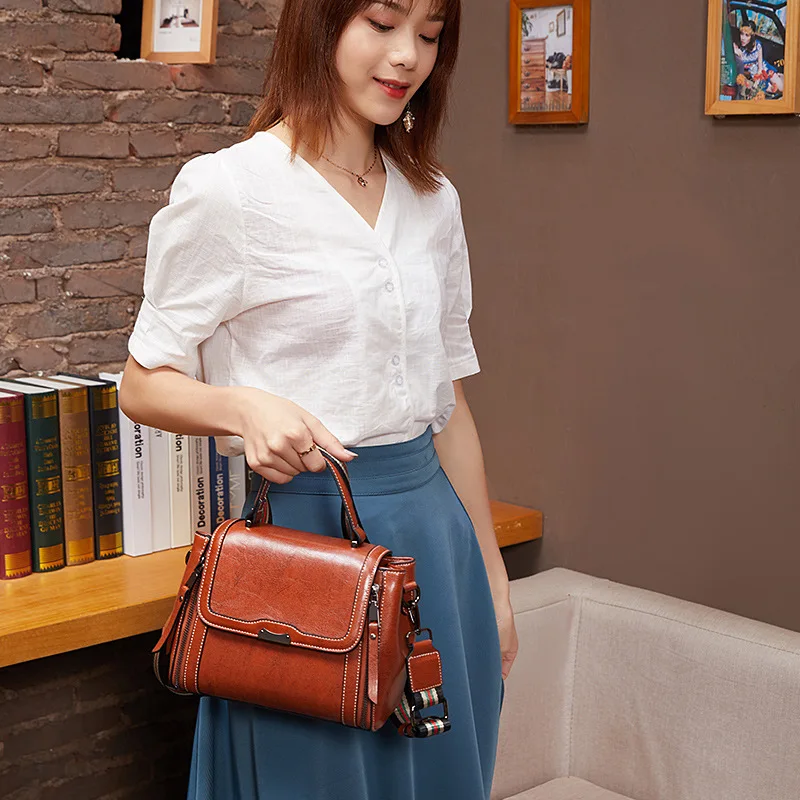 

Bag 2021 new fashion oil wax leather women's bag Korean version simple shoulder strap handbag Single Shoulder Messenger Bag