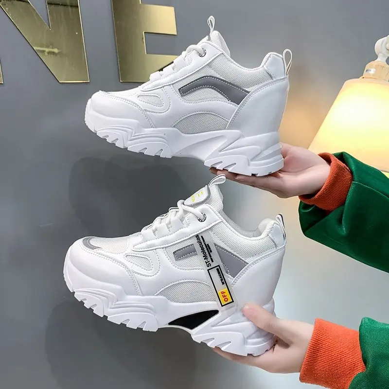 

Женские кроссовки из сетчатого материала Llogai, повседневные дышащие кроссовки на платформе 9,5 см с вулканизированной подошвой, женская обув...