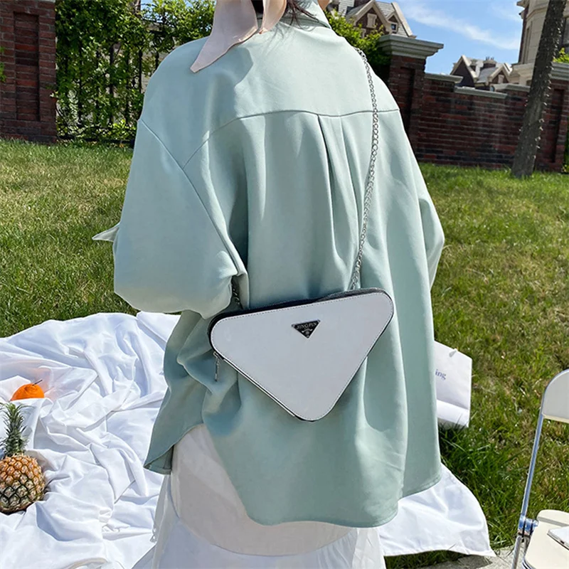

New Chain Single Shoulder Messenger Bag Fashion Texture Zero Wallet Personalized Mini Texture Bags Mirror Triangle Bag Summer
