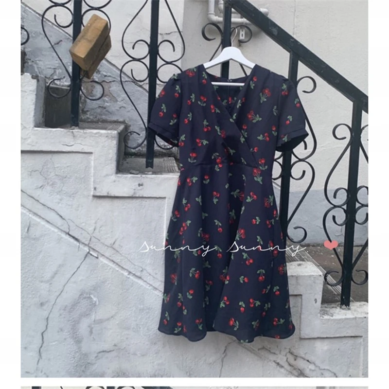 

Casual Full Wild Korean Fashion Vintage Chic Autumn Small Daisy Floral Temperament Slim V Neck Short Sleeve Dress Y494