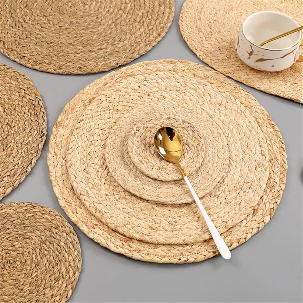 

Corn Water Grass Handmade Weave Round Coaster Pad Mat Heat Insulation Placemat