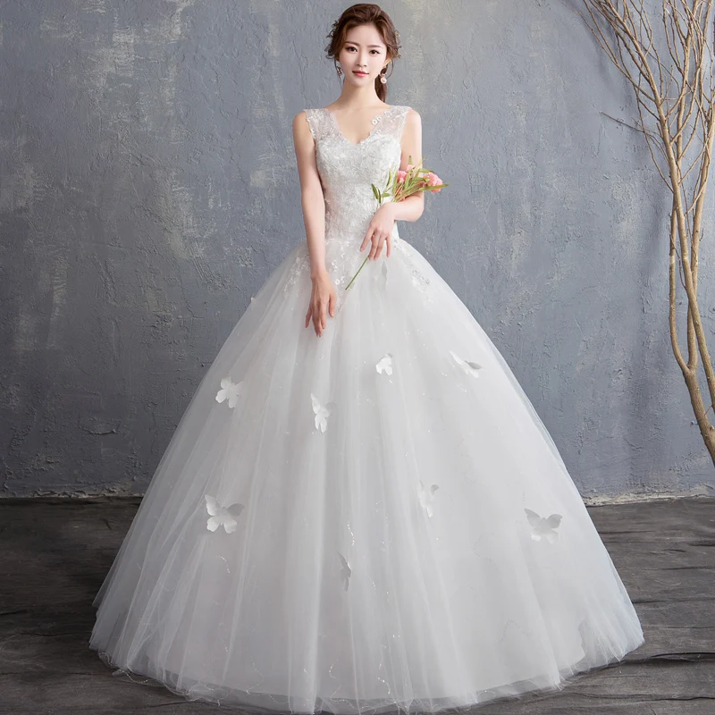 

Cheap Tank Wedding Dress 2019 New Summer Sleeveless Bride Ball Gown V Neck Lace Gown Wed Dress 15 Robe De Mariage