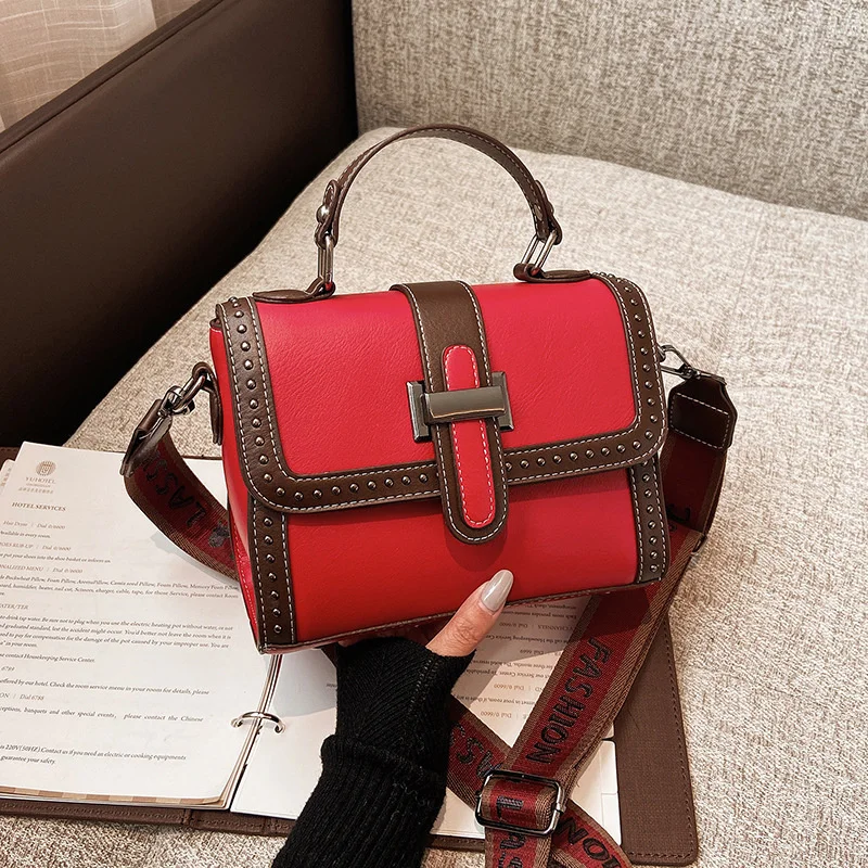 

Wide shoulder strap bag for women