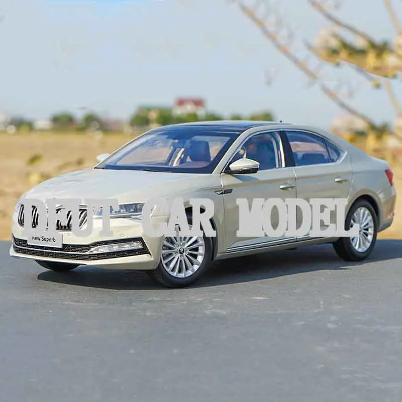 Масштаб 1:18 игрушечные автомобили из сплава 2020 превосходная модель автомобиля
