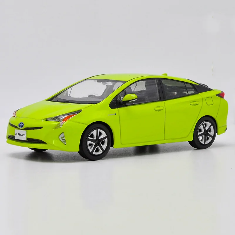 Модель автомобиля игрушечная в масштабе 1/30 PRIUS PHV VAN автомобиль из металлического
