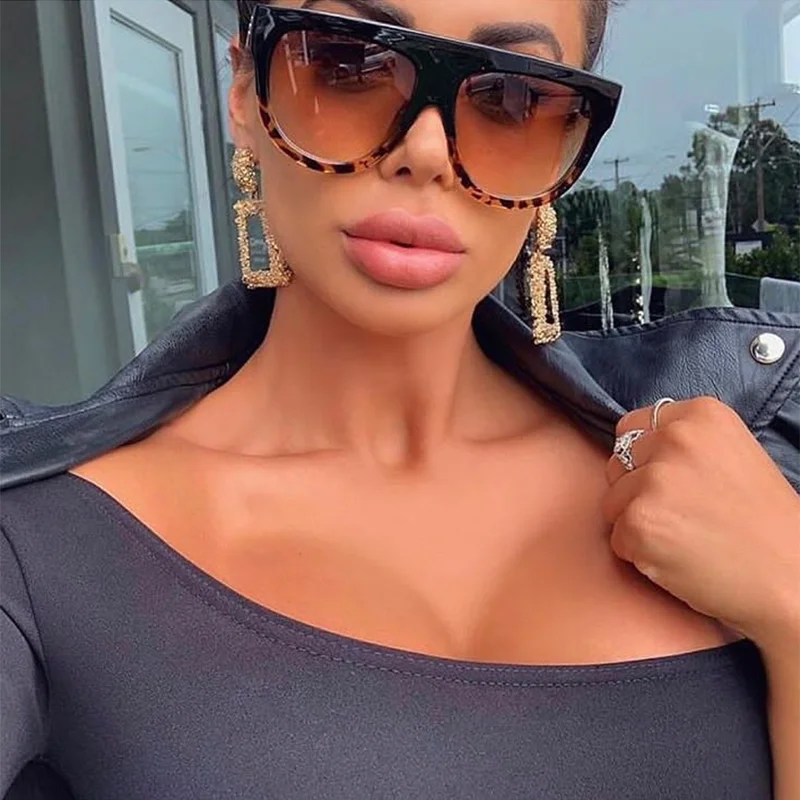 

Oversized Women Sunglasses 2020 Shield Shape Luxy Design Big Frame Rivet Shades Sun glasses Woman UV400 sunglass zonnebril dames