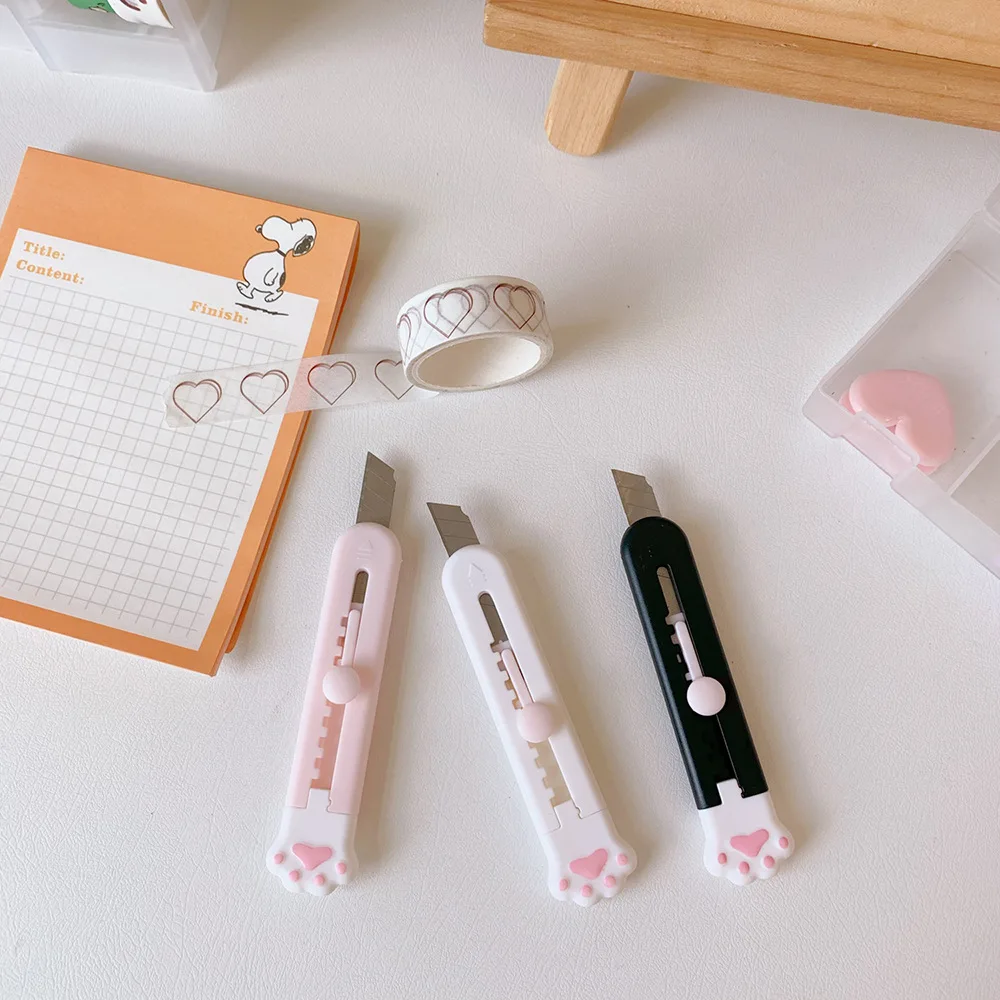 

Kawaii Mini Pocket Cat Paw Art Utility Knife Express Box Paper Cutter Craft Wrapping Refillable Blade Stationery