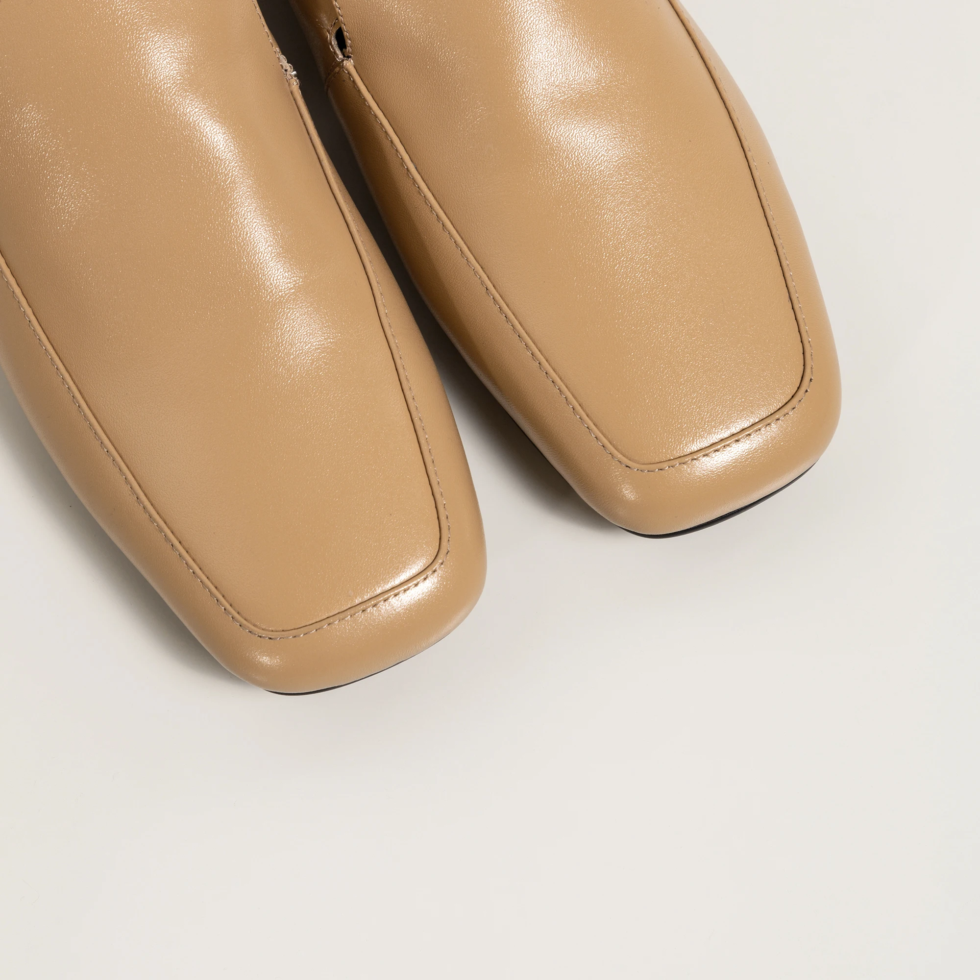 

2021 winter classic all-match top layer cowhide European and American style youth flat loafers