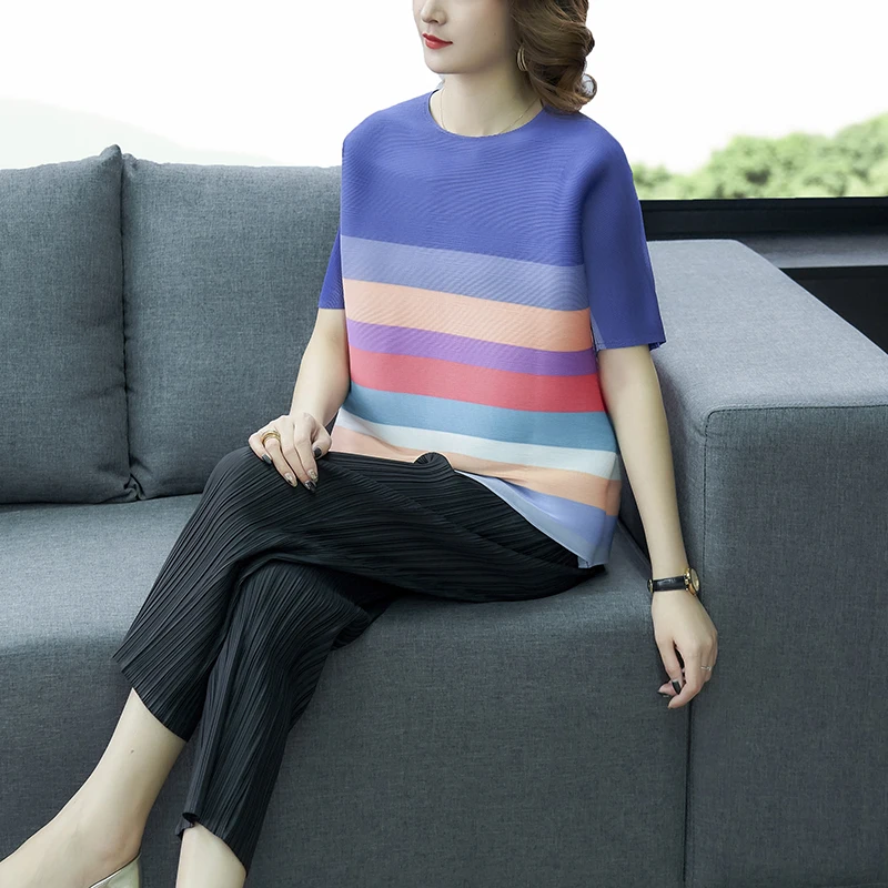 Женские Плиссированные Топы в радужную полоску повседневные футболки с круглым