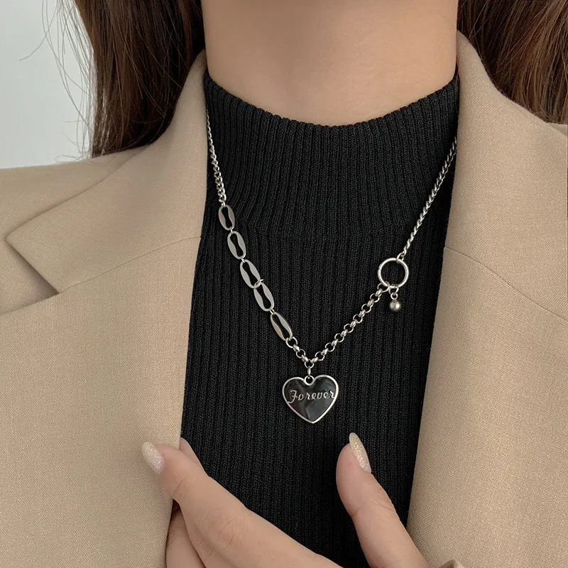 

Trendy And Simple Black Love Heart-Shaped Letter Pendant Necklace Women's Neck Ornaments Clavicle Chain Jewelry Accessories Gift