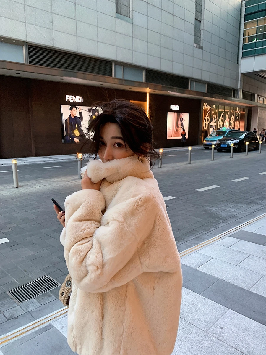 

Новое короткое меховое пальто с воротником-стойкой, Женское зимнее меховое интегрированное меховое пальто молодого стиля