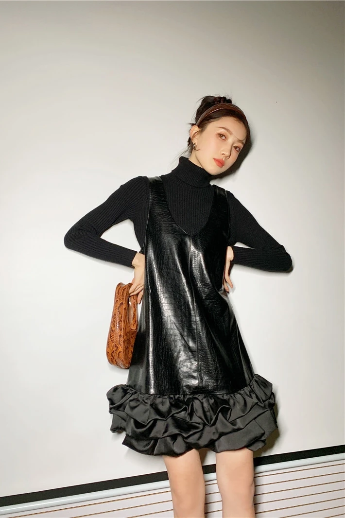 

French Retro Black Sexy Dresses Women 2021 Spring and Autumn New Hepburn Style Casual Ruffle Skirt Pullover Suspender Skirt