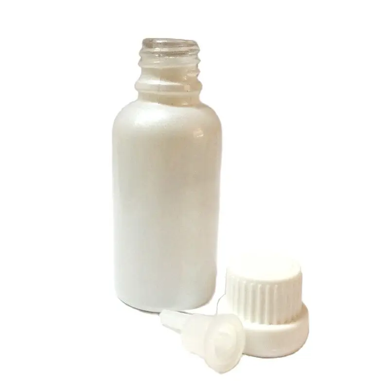 Белая стеклянная бутылка 30 мл с белым герметичным пластиковым колпачком для