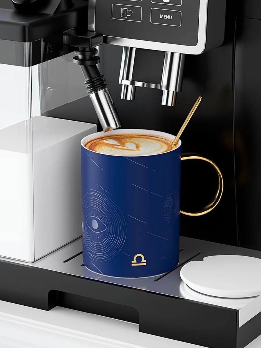 

Kitchen,Dining & Bar