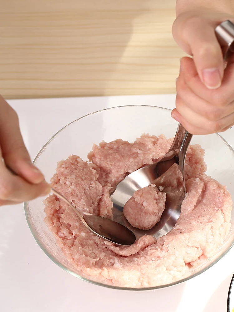 

Stainless steel meatball squeezing spoon Household meatball maker making fishball tool shrimp sliding mold