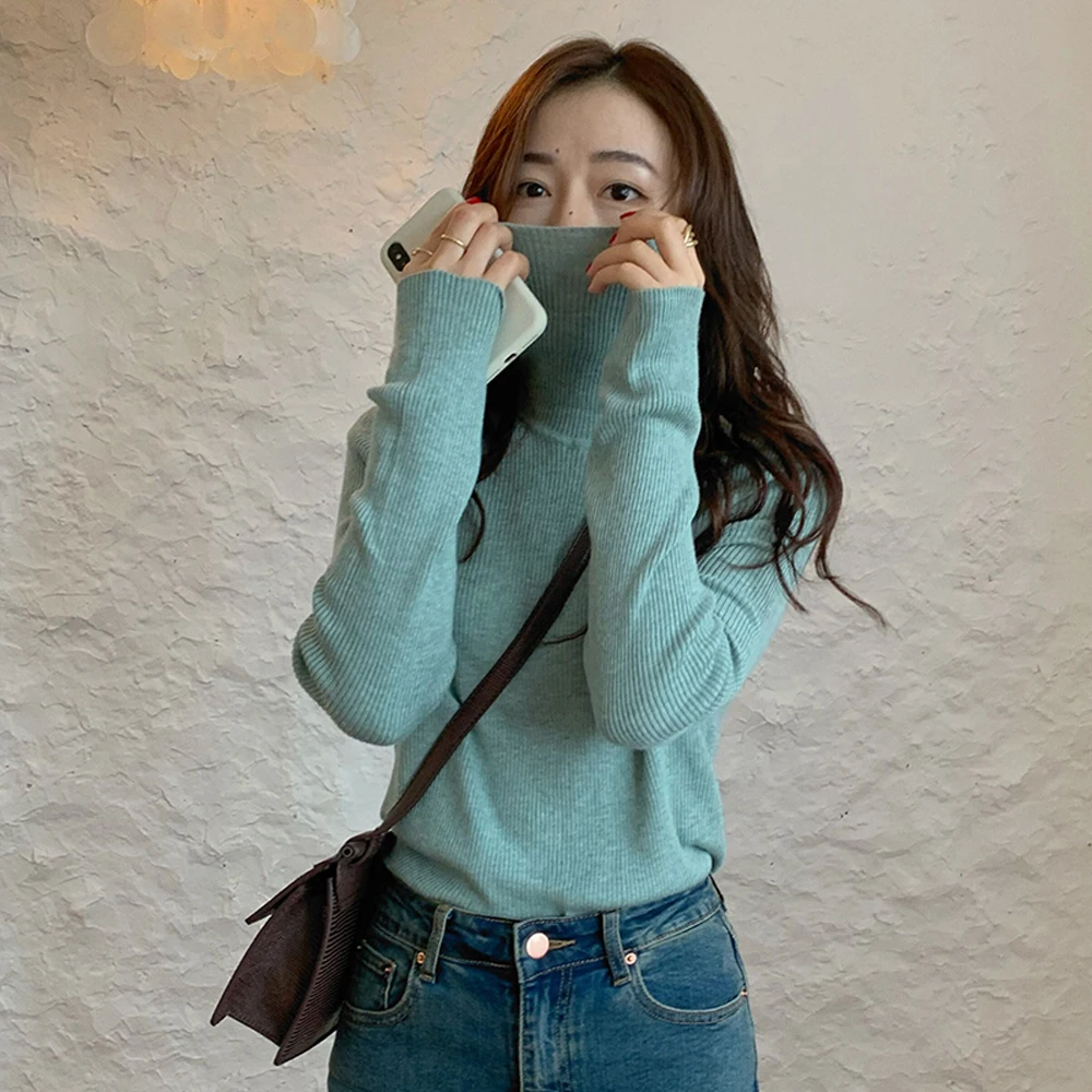 

Свитер женский трикотажный, с высоким воротником и длинным рукавом