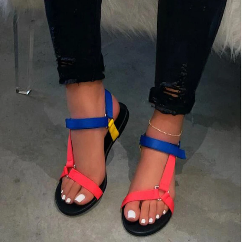 

New 2020 summer high quality comfortable flat women's sandals Fashion casual wild open toe buckle plus size women sandals 35-43