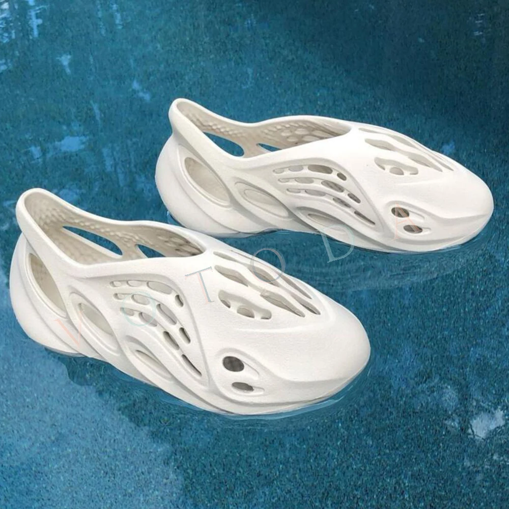 

New Summer Men Beach Sandals Unisex Sneakers Foam Runners Couple Soft Flip Flops Men Sports Shoes Men Clogs Shoes Flat Slides