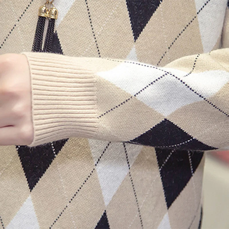 Женский костюм из 2 предметов свободный свитер со стразами и платье без рукавов