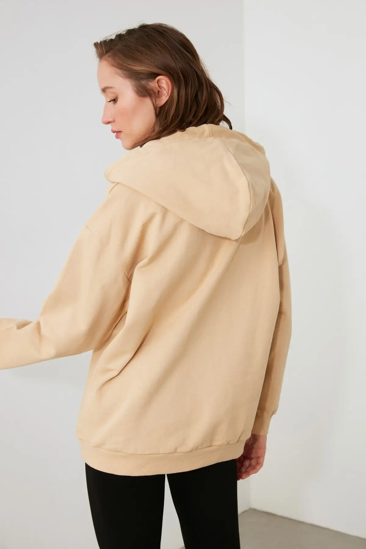 

Trendyol Hooded Knitted Sweatshirt TWOAW21SW2001