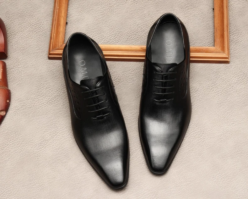 

Brogue Shoes Italian Mens Dress Shoes Genuine Leather Black Blue Oxfords Men Wedding Shoes Party Whole Cut Formal Shoes For Men