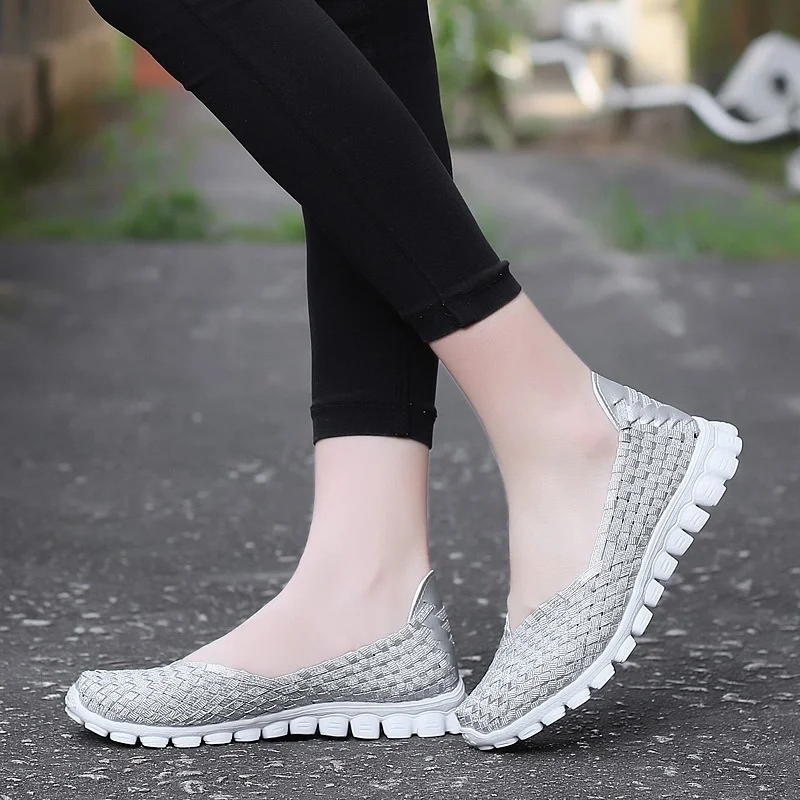 

Summer leisure flat-bottomed breathable women's sports woven walking one-step Ladies Lok Fu handmade shoes 35-40 yards