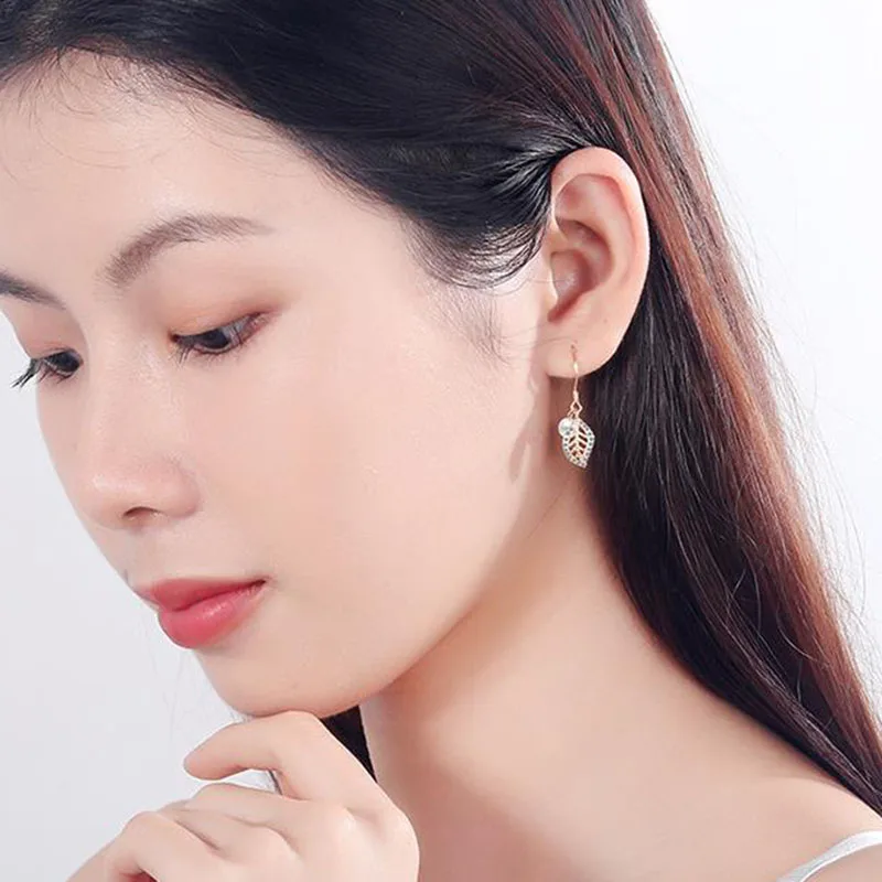 

MEWANRY Prevent Allergy 925 Sterling Silver Earrings 2021 Trendy Elegant Cute Hollow Leaves Sparkling Zircon Pearl Bride Jewelry