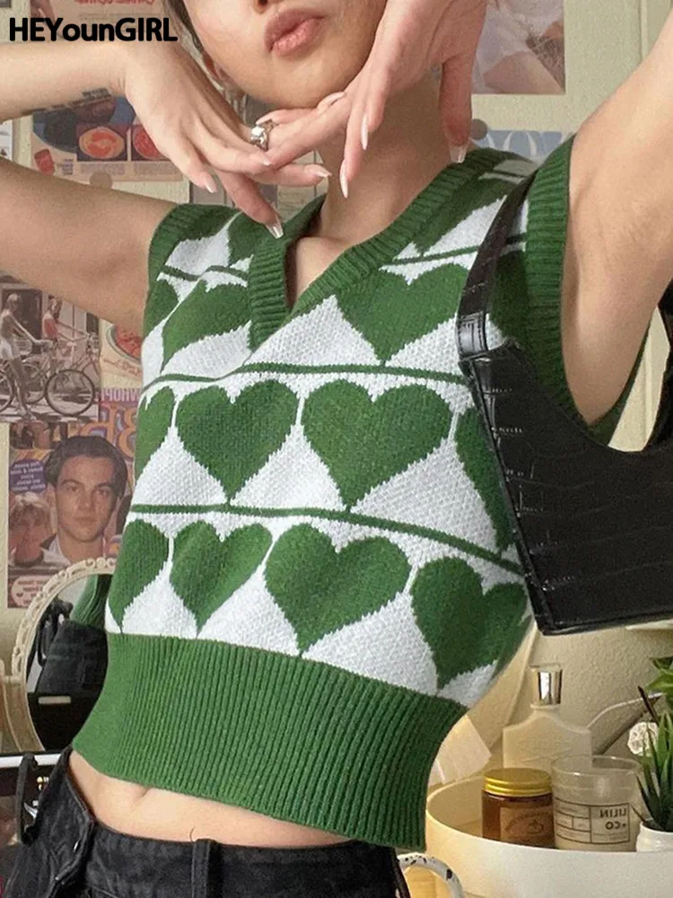 

Жилет женский трикотажный без рукавов с V-образным вырезом