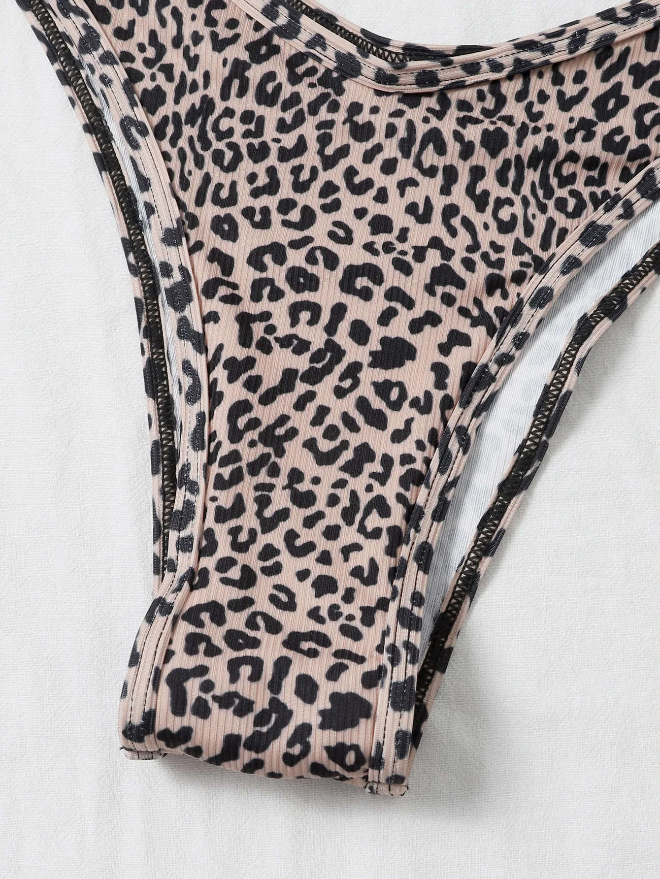 

Sexy Sheer Mesh Three Piece Swimwear Women Long Sleeve Triangle Push Up Bikini Set String Swimsuit Biquini Leopard Bathing Suit