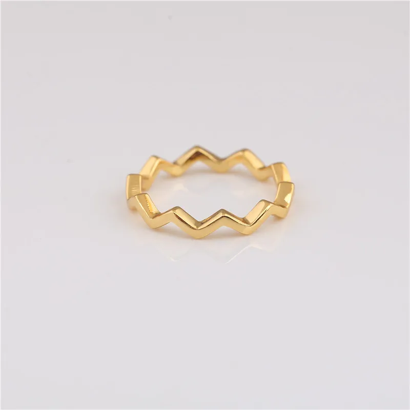 Новое кольцо с зигзагом золотистое полированное серебряным кольцом подходит для