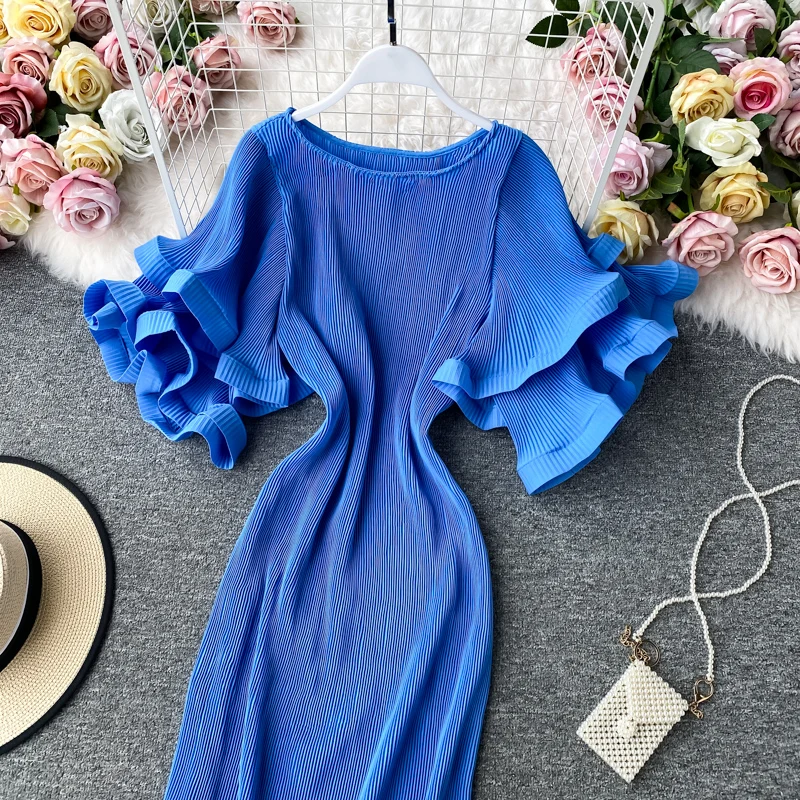 Повседневное длинное платье с круглым вырезом Расклешенным рукавом