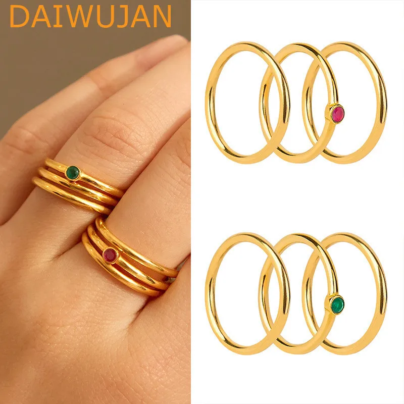 

Набор из кольца и серёг из серебра 925 пробы с фианитом