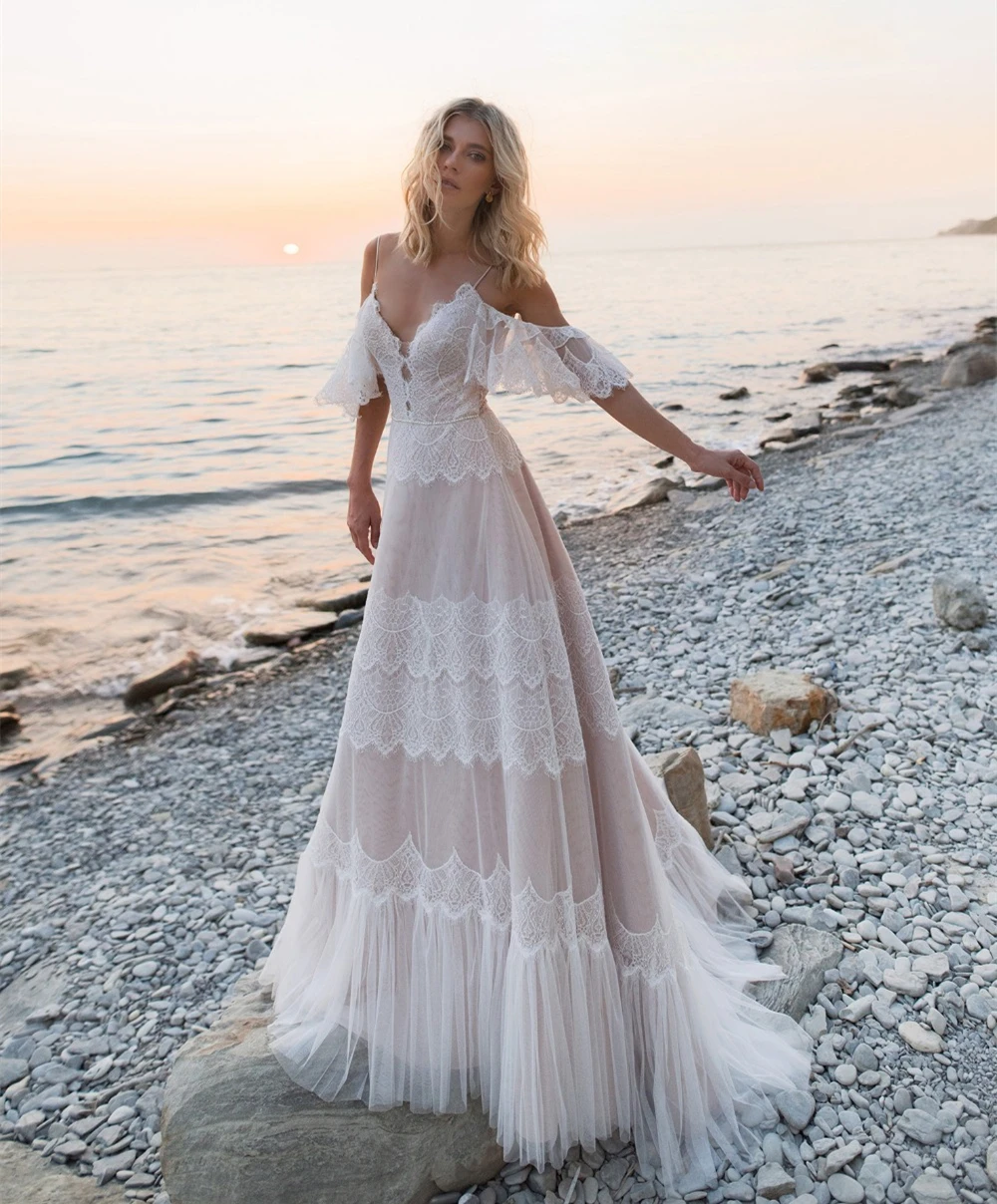 

Romantic Beach Wedding Dress 2021 A-Line Spaghetti Straps Off Shoulder Ruffles Lace Embroidery Bridal Gown Vestidos De Noiva