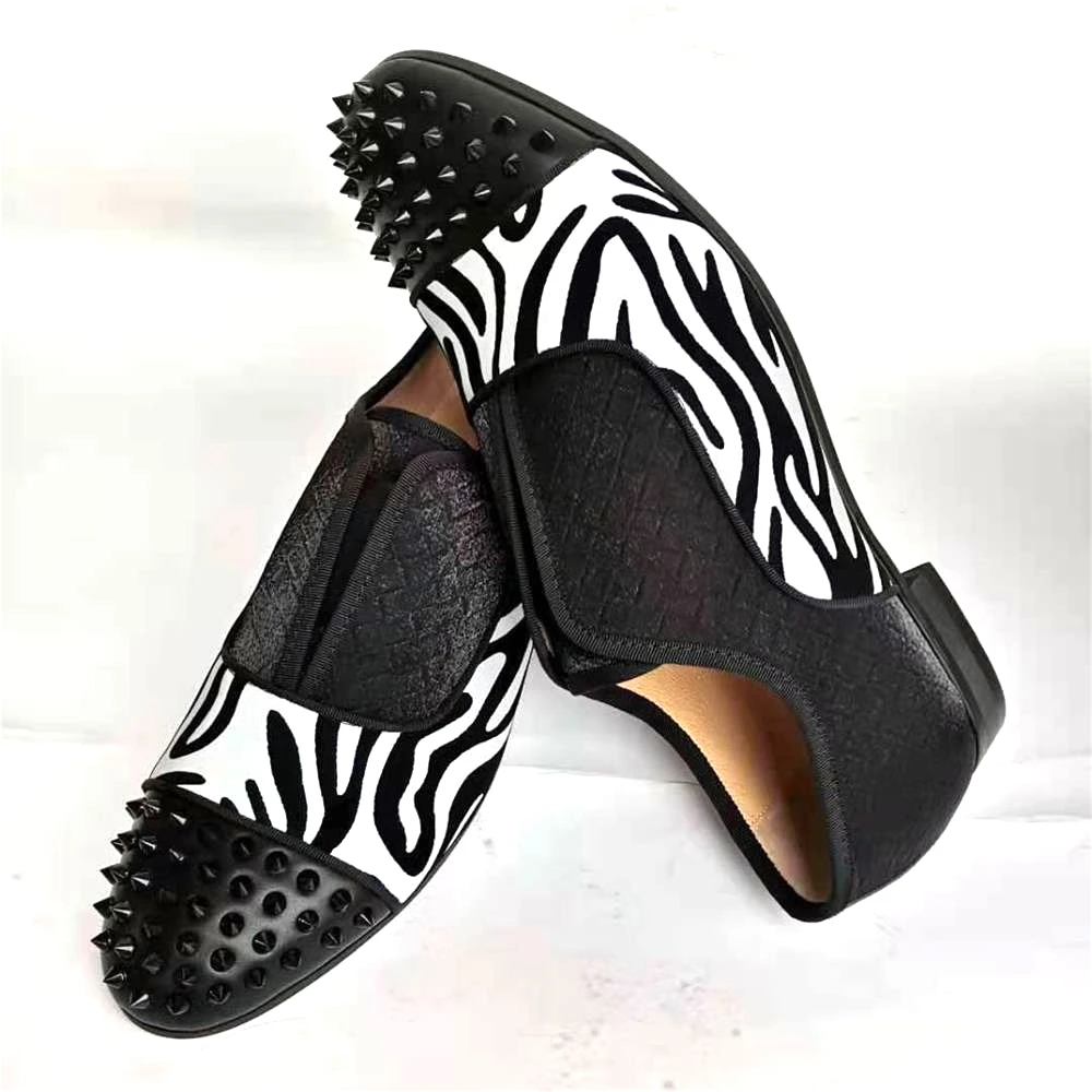 

XQWFH 2021 Springtime Newest Men Patchwork Rivet Shoes Slip-on Anti-Skid Men Spike Oxfords Vintage Loafers Men Dress Shoes