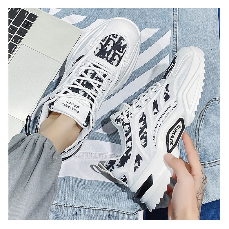 

Couple Running Shoes Fashion Breathable Outdoor Male Sports Shoes Lightweight Sneakers Women Comfortable Athletic Footwear