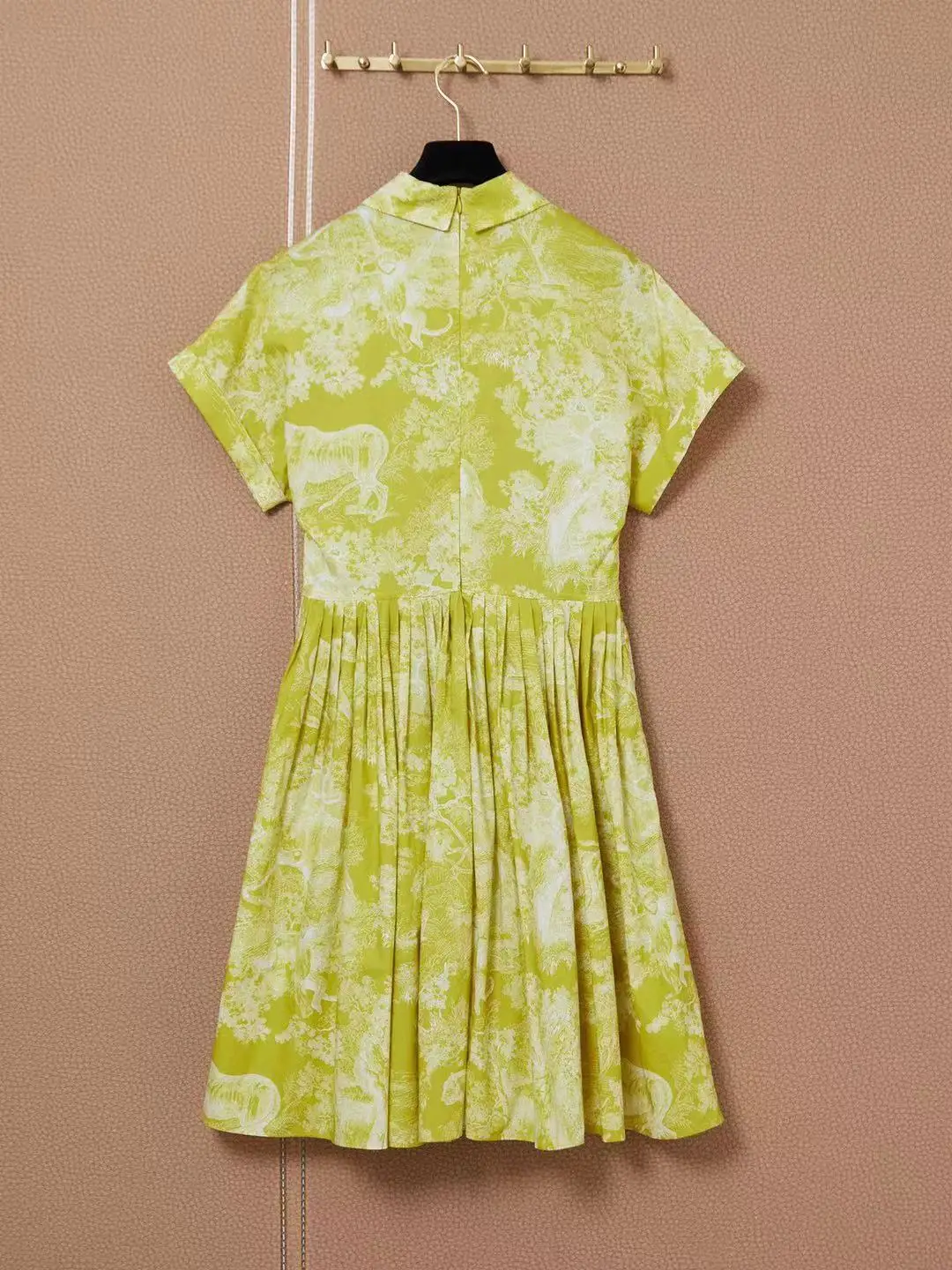 

2021 New Summer Autumn Women Elegant Slim Knee-Length Dress High-end Custom Retro Animal Print Runway Pleated Dress